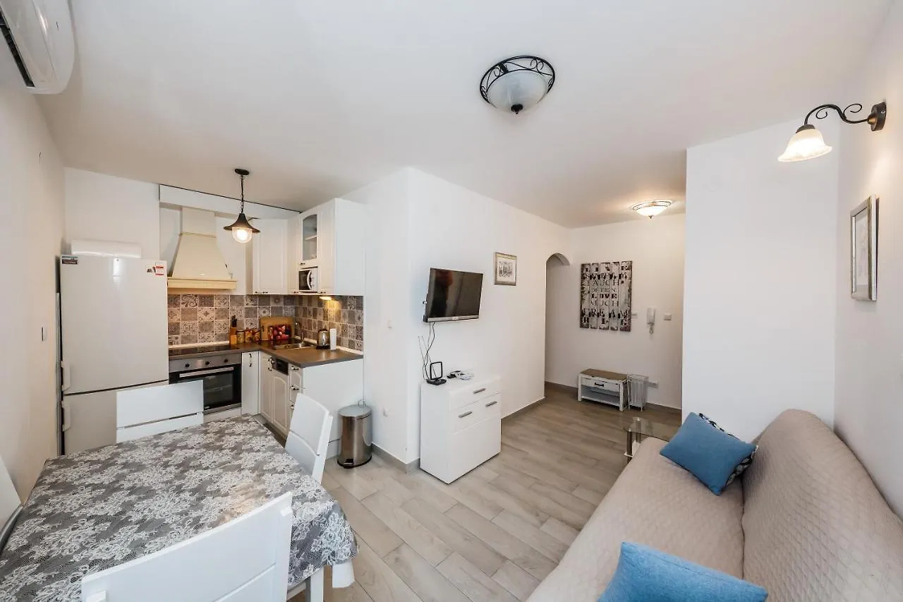 Apartments Paula Split 0*,